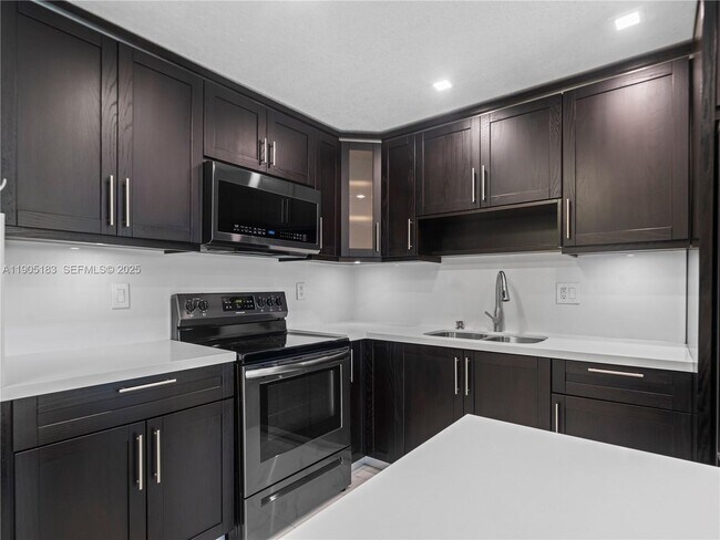 1800 NW 24th Ave in Miami, FL - Building Photo - Building Photo