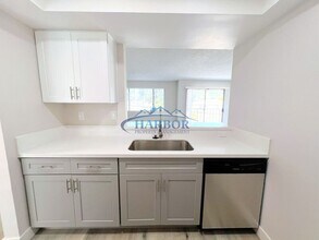 2315 S Grand Ave in Los Angeles, CA - Building Photo - Building Photo