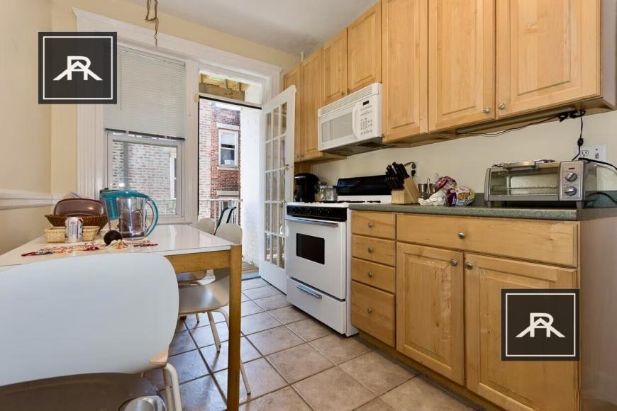 19 Sutherland Rd in Boston, MA - Building Photo