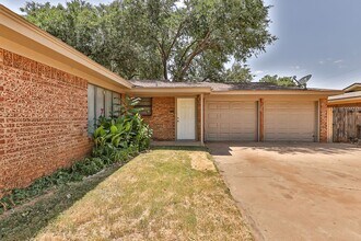 6604 Elmwood Ave, Unit B in Lubbock, TX - Building Photo - Building Photo