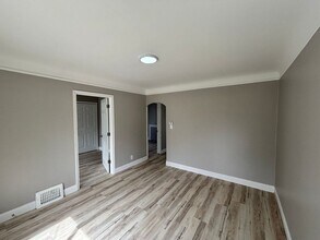 21434 Panama St in Warren, MI - Building Photo - Building Photo