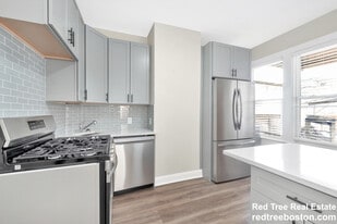 16 O St in Boston, MA - Building Photo