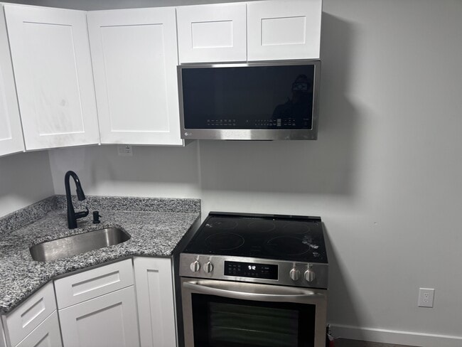 2747 Washington Ave in Granite City, IL - Building Photo - Building Photo