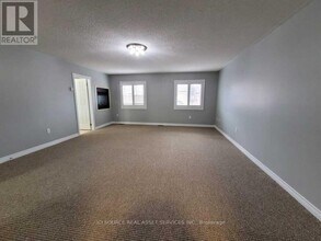 5150 Doubletree Dr in Mississauga, ON - Building Photo - Building Photo
