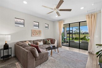 2231 Yellowfin Cir in Naples, FL - Building Photo - Building Photo