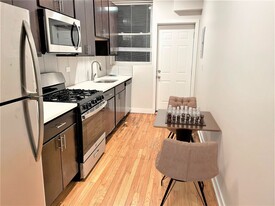 4405 N Kimball Ave, Unit 2FL Apartamentos