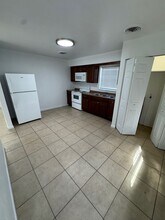 1713 NE 70th St in Ocala, FL - Foto de edificio - Building Photo