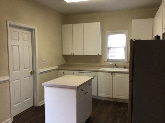 204 McCarthy Dr in Clayton, NC - Building Photo - Building Photo