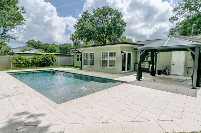 property at 2031 Temple Dr
