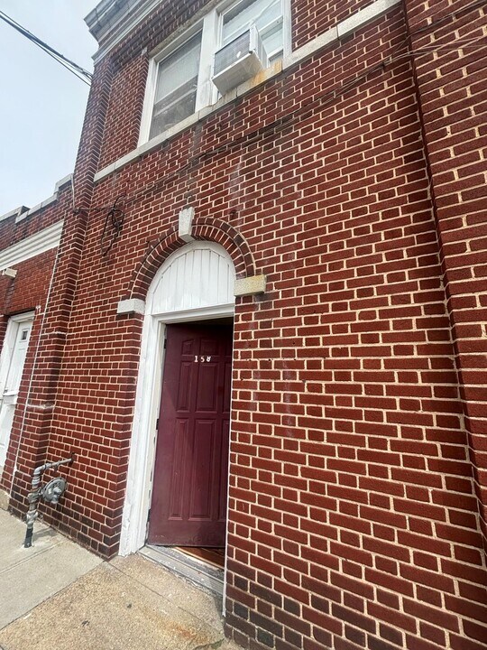 158 Rockaway Ave in Valley Stream, NY - Building Photo