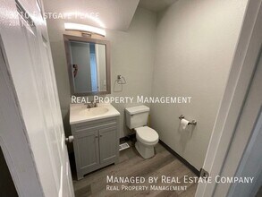 3210 Eastgate Pl in Anchorage, AK - Building Photo - Building Photo