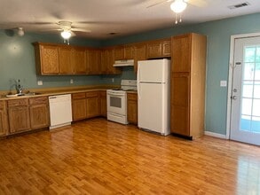 1110 Roberts Dr in Paragould, AR - Building Photo - Building Photo