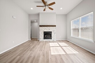 264 Hickory Hills St in Rogersville, MO - Building Photo - Building Photo