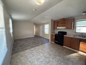 2210 Center St in Vinton, LA - Building Photo - Building Photo