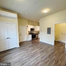 319 W Franklin St-Unit -101-IR in Baltimore, MD - Foto de edificio - Building Photo