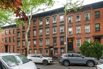 45 Cheever Pl in Brooklyn, NY - Foto de edificio - Building Photo