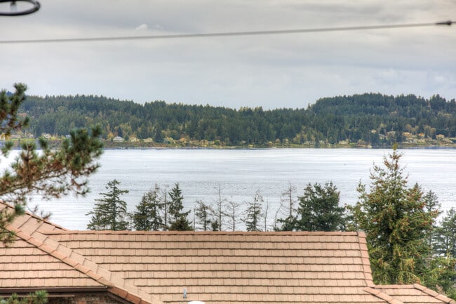 property at 1425 S Sunset Dr