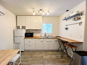 7158 1/2 Apperson St in Los Angeles, CA - Building Photo - Building Photo