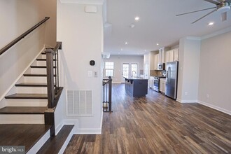 18086 Red Cedar Rd in Dumfries, VA - Building Photo - Building Photo