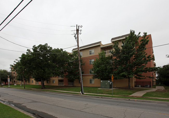 Roseland Gardens in Dallas, TX - Building Photo - Building Photo