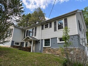 16 Miracle Dr in Asheville, NC - Building Photo - Building Photo