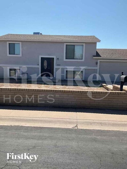 4359 E Lynne Ln in Phoenix, AZ - Building Photo