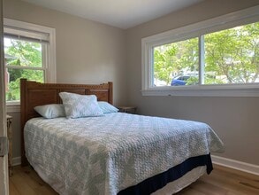 1122 Forest Hills Ave, Unit A in Charlottesville, VA - Foto de edificio - Building Photo