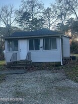 240 Perrineville Rd in Jackson Township, NJ - Building Photo