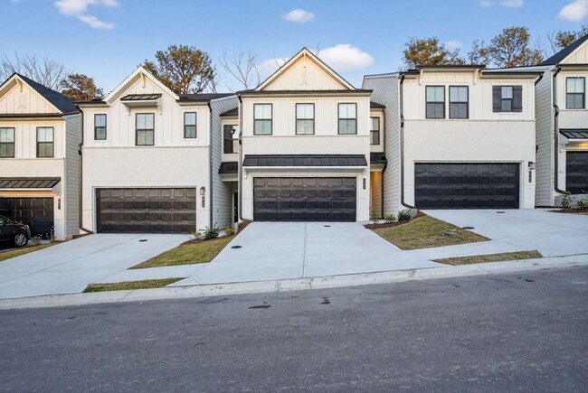 1731 Harper Lily Ln in Lawrenceville, GA - Foto de edificio - Building Photo