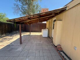 1137 E Adelaide Dr in Tucson, AZ - Building Photo