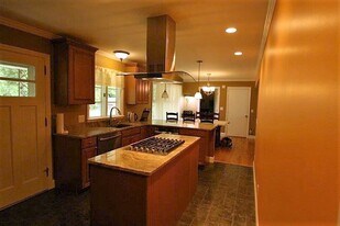 61 Cornell Blvd in Bridgewater, NJ - Building Photo