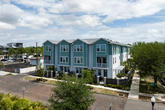 Driftwood on Central in St. Petersburg, FL - Building Photo - Building Photo