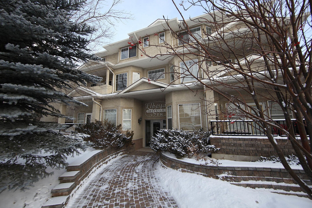 4718 Stanley Rd SW in Calgary, AB - Building Photo
