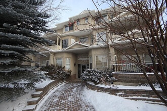 4718 Stanley Rd SW in Calgary, AB - Building Photo - Building Photo