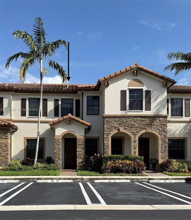 property at 3219 SE 5th Ct