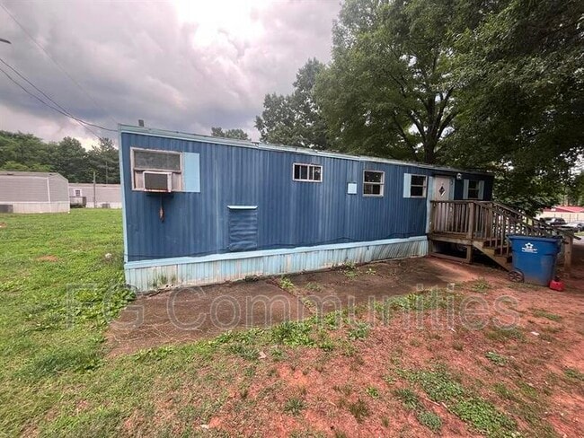 9000 Faires Rd in Charlotte, NC - Building Photo - Building Photo