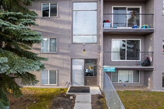 Huntsville Apartments in Calgary, AB - Building Photo - Building Photo