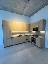 112 NW 31st St, Unit A2 in Miami, FL - Foto de edificio - Building Photo