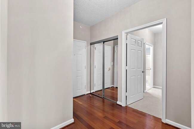 19375 Cypress Ridge Terrace in Leesburg, VA - Building Photo - Building Photo