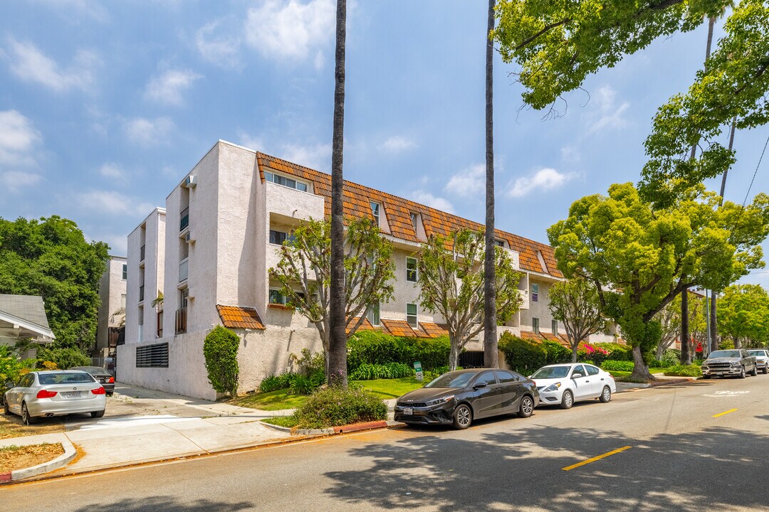 Burchett Gardens in Glendale, CA - Building Photo