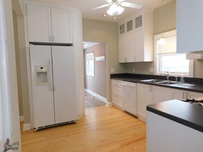 615 W Eleventh St in Traverse City, MI - Building Photo - Building Photo