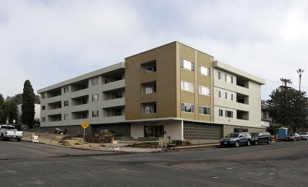 Laurel Hill in San Diego, CA - Building Photo