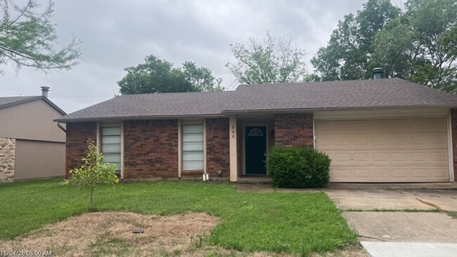 property at 800 Fort Worth St