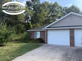 7437 Noah Ct in Columbia, MO - Building Photo