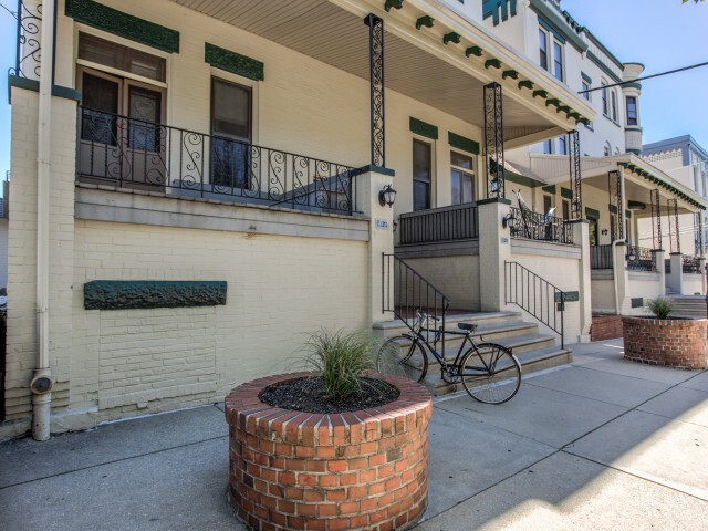 Campus Apartments in Philadelphia, PA - Foto de edificio - Building Photo