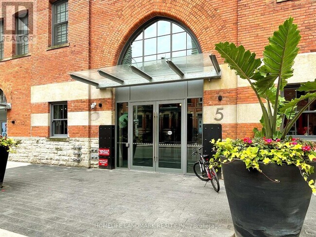 5 St Joseph St in Toronto, ON - Building Photo - Building Photo