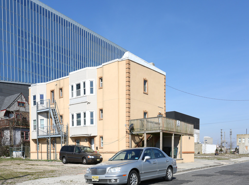 222 S Rhode Island Ave in Atlantic City, NJ - Building Photo