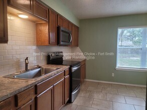 1028 Chitwood St in Alma, AR - Building Photo - Building Photo