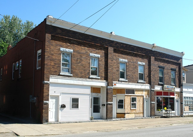 351-355 W 8th St in Erie, PA - Foto de edificio - Building Photo