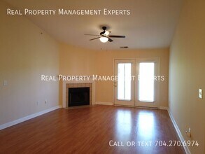 10657 Hill Point Ct in Charlotte, NC - Building Photo - Building Photo